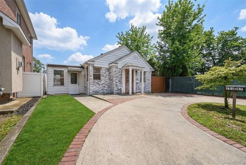 151-67 27th Ave, Flushing, NY, 11354-1542 | Card Image