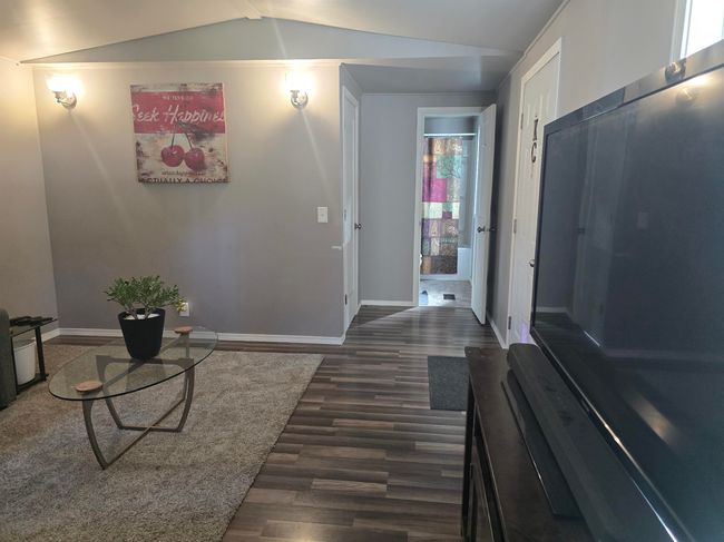 35312 N Newport Hwy, House other with 3 bedrooms, 2 bathrooms and null parking in Chattaroy WA | Image 37