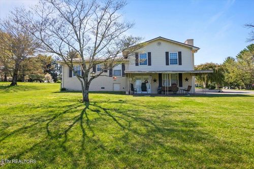 121 E Village Cir, La Follette, TN, 37766-7333 | Card Image