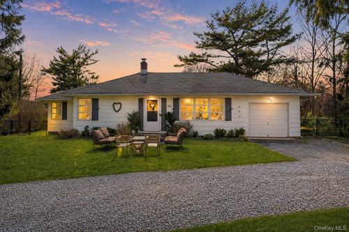 84 Evergreen Ave, East Moriches, NY, 11940-1538 | Card Image