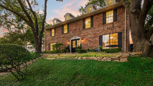 9315 Moss Circle Dr, Dallas, TX, 75243-7427 | Card Image