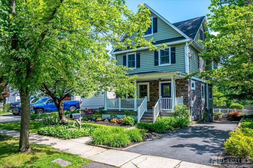 62 Myrtle Ave, Metuchen, NJ, 08840-2718 | Card Image