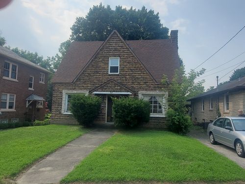 817 George Ave, Waukegan, IL, 60085-6335 | Card Image