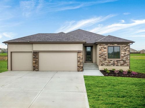 8005 Ne Hoot Owl St, Grain Valley, MO, 64029 | Card Image