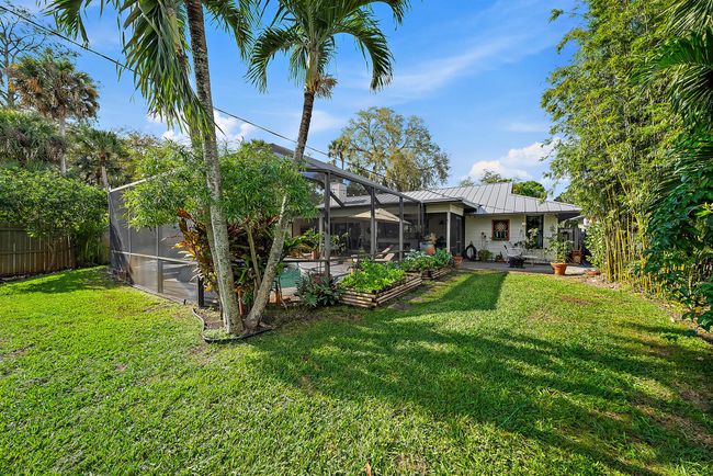 556 Sw Rustic Cir, House other with 3 bedrooms, 2 bathrooms and null parking in Stuart FL | Image 61