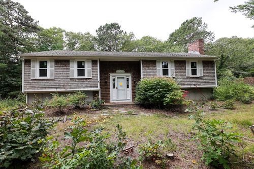 329 Woodside Rd, West Barnstable, MA, 02668-1706 | Card Image