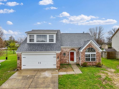 1233 Avalon Cir, Greenwood, IN, 46142-4733 | Card Image