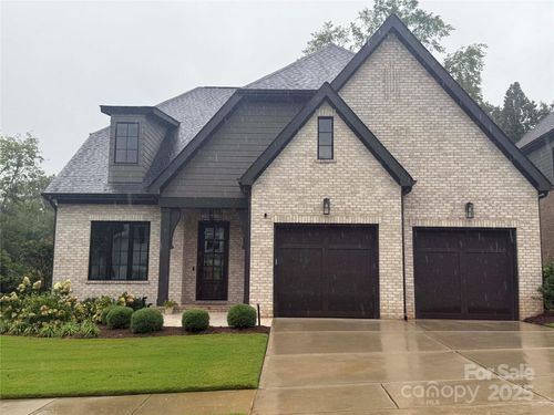 924 Poindexter Dr, Charlotte, NC, 28209-1318 | Card Image