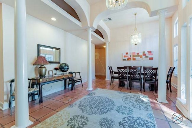 Grand entrance and dining area. | Image 4