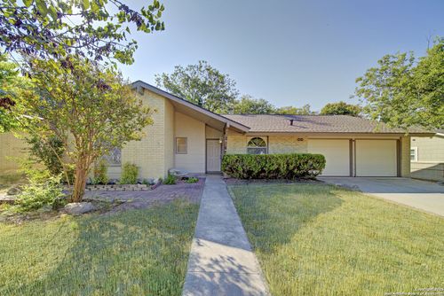 4306 Greystone Dr, San Antonio, TX, 78233-6934 | Card Image