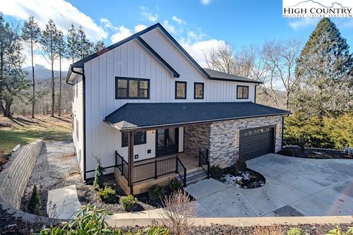 232 Hanging Rock Estates Ln, Banner Elk, NC, 28604-9617 | Card Image