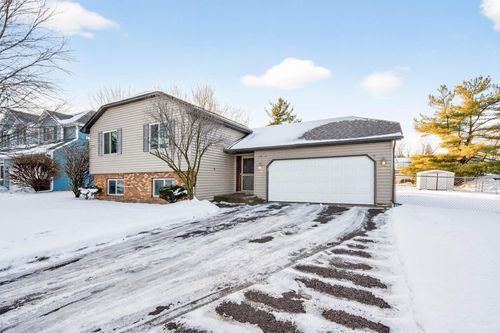 2840 Henslow Ave N, Oakdale, MN, 55128-4713 | Card Image