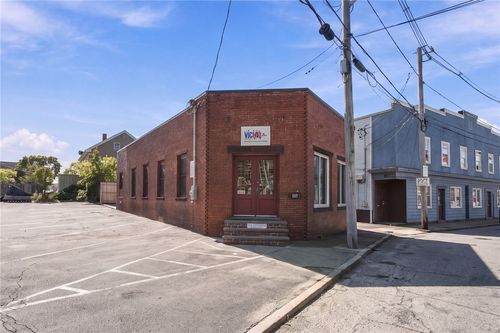 10 Lincoln Avenue, East Providence, RI, 02915 | Card Image