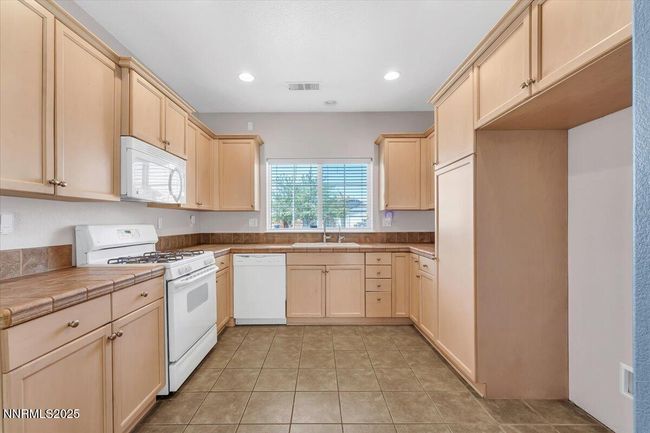 158 Desert Springs Ln, House other with 3 bedrooms, 2 bathrooms and 2 parking in Fernley NV | Image 13