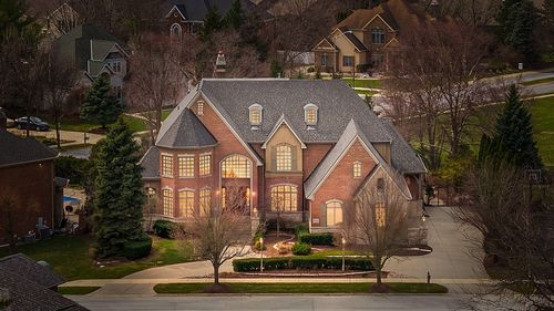 10224 Cherrywood Ln, Munster, IN, 46321-5126 | Card Image