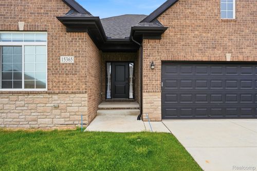 15365 Eton Pointe Dr, Clinton Twp, MI, 48035-1467 | Card Image