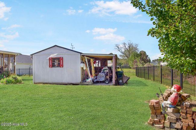 121 Lawndale Ln, House other with 3 bedrooms, 2 bathrooms and 2 parking in Sneads Ferry NC | Image 43