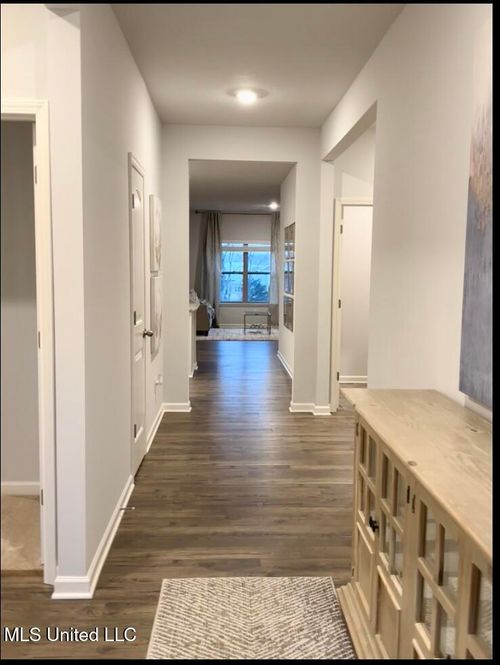 36 Wolf Ln, Byhalia, MS, 38611-8451 | Card Image