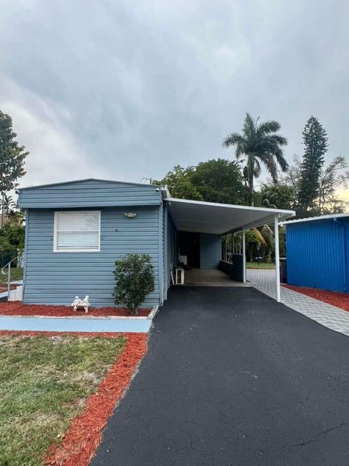 41-2000 N Congress Avenue, West Palm Beach, FL, 33409 | Card Image