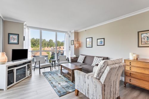 601-3071 Glen Dr, Coquitlam, BC, V3B7R1 | Card Image