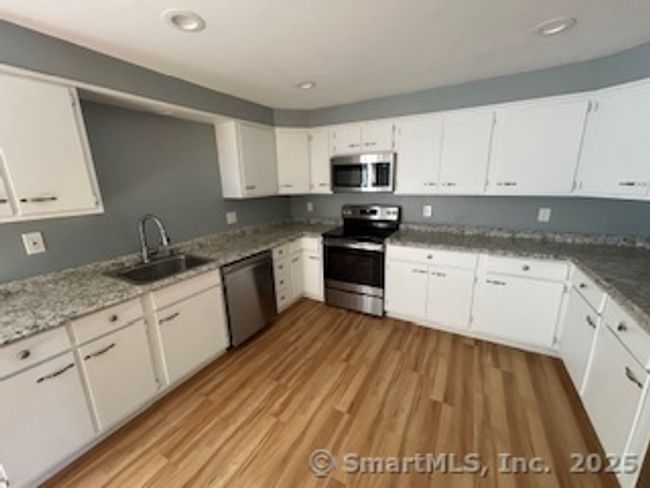 STE-2 - 2 Lincoln Ave, Home with 2 bedrooms, 1 bathrooms and null parking in Mystic CT | Image 13