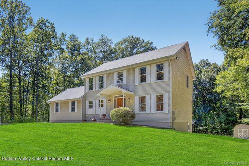 25 Country Pond Ln, Modena, NY, 12548-5201 | Card Image