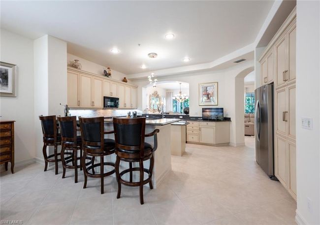 Plenty of open breakfast bar seating | Image 21