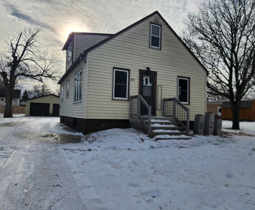 820 6th St Sw, Pipestone, MN, 56164-1112 | Card Image