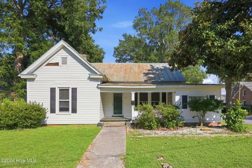 411 Latham St, Greenville, NC, 27834-1961 | Card Image