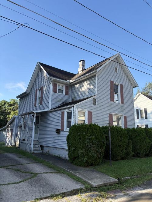 217 W 11th St, Ashland, OH, 44805-1746 | Card Image