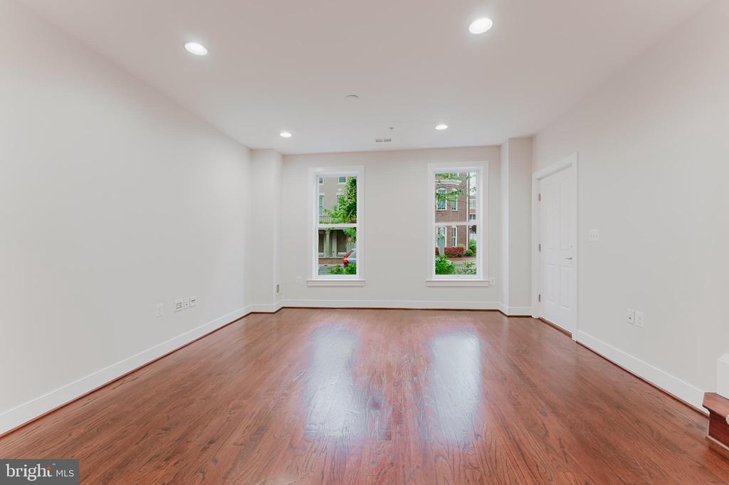 Residential in ALEXANDRIA 5