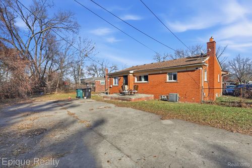 12801 Sterling Ct, Oak Park, MI, 48237-2140 | Card Image