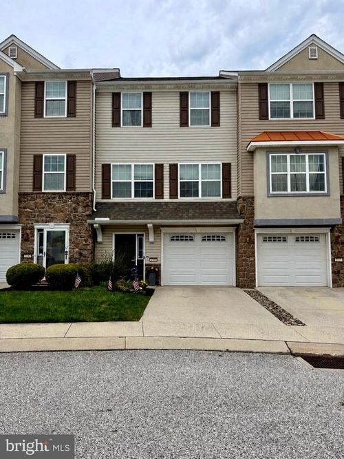 2432 Schultz Way, YORK, PA, 17402-4904 | Card Image