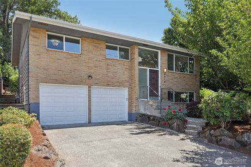 6616 49th Ave S, Seattle, WA, 98118-3318 | Card Image