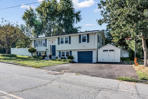 29 Glenwood Dr, Lawrence, MA, 01843-3001 | Card Image