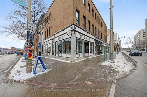 {{alt}} | Card Image