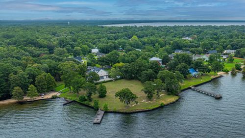 112 Chapel Hill Dr, Bonneau, SC, 29431-8687 | Card Image