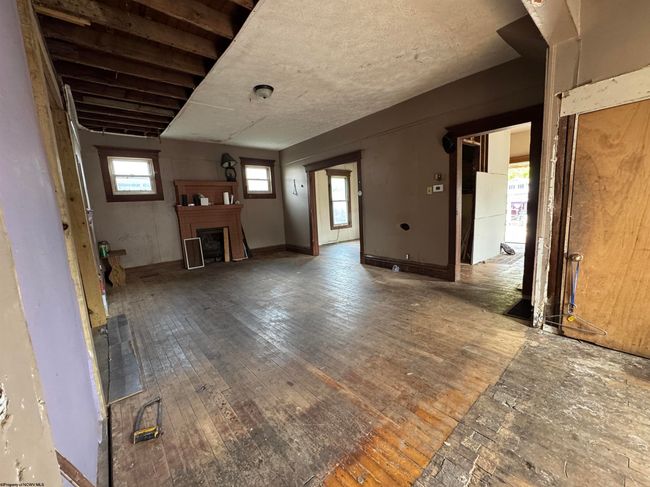 808 W 2 Nd St, House other with 5 bedrooms, 2 bathrooms and 3 parking in Weston WV | Image 5