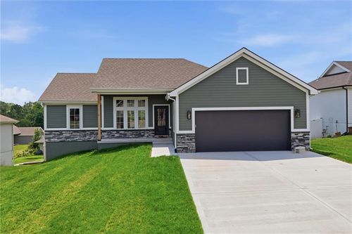 2211 Ashford St, Excelsior Springs, MO, 64024-3009 | Card Image