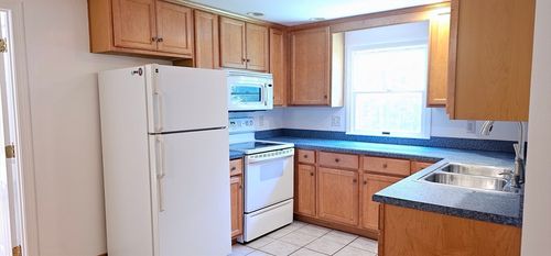 b-17 Diamond Hill Rd, Jefferson, MA, 01522-1516 | Card Image