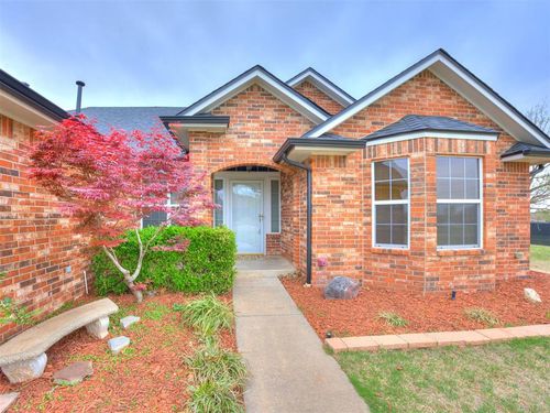 909 Whispering Creek Court, Piedmont, OK, 73078 | Card Image