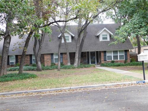 200 Quail Run, Brownwood, TX, 76801-6313 | Card Image