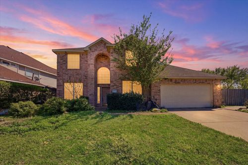 2831 Atrium Dr, Grand Prairie, TX, 75052-7018 | Card Image