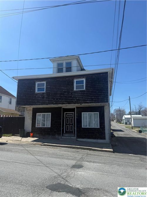 2-214 N Oak St, Summit Hill, PA, 18250-1217 | Card Image