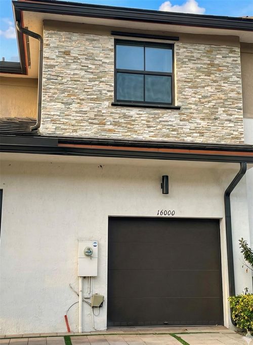 16000-16000 Nw 91st Ct, Miami Lakes, FL, 33018-6363 | Card Image