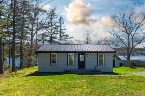 1392 Beaver Bank Rd, Beaver Bank, NS, B4G1E8 | Card Image