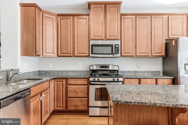 22862 Chestnut Oak Ter, Townhouse with 3 bedrooms, 4 bathrooms and null parking in STERLING VA | Image 14