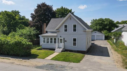 100 Oak St, Laconia, NH, 03246-2752 | Card Image