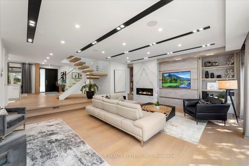 146 Martin Grove Rd, Etobicoke, ON, M9B4K9 | Card Image