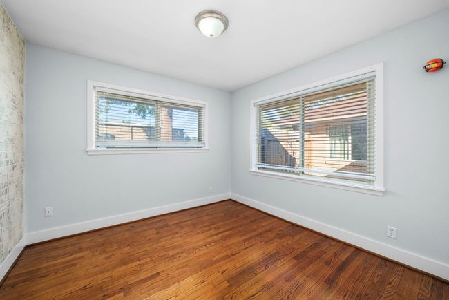 Office/bedrooms. | Image 16